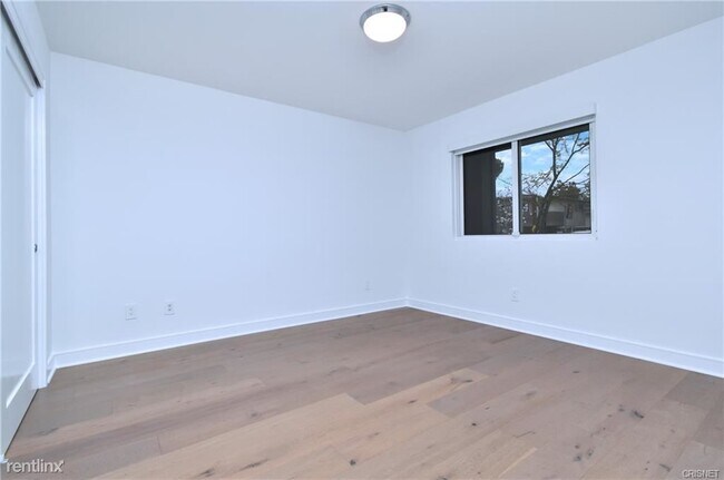 Building Photo - 4 br, 3.5 bath House - 4639 Cahuenga Blvd