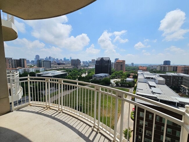 Building Photo - This place has it all...