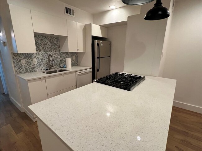 Foto del edificio - 505 W 7th St