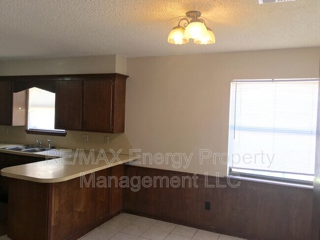 Building Photo - 513 NW 114th St