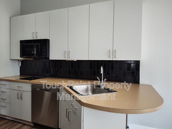 Foto del edificio - 514 W 10th St