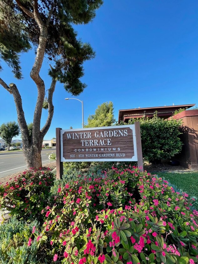 Primary Photo - Gorgeous 2 Bedroom 1 Bathroom Condo in the...