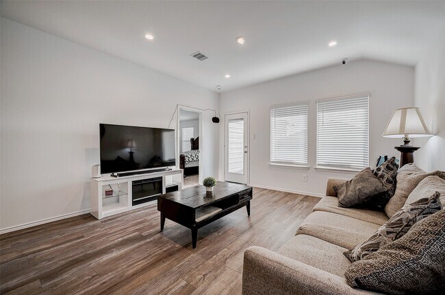 Building Photo - 24307 Oriole Summit Dr