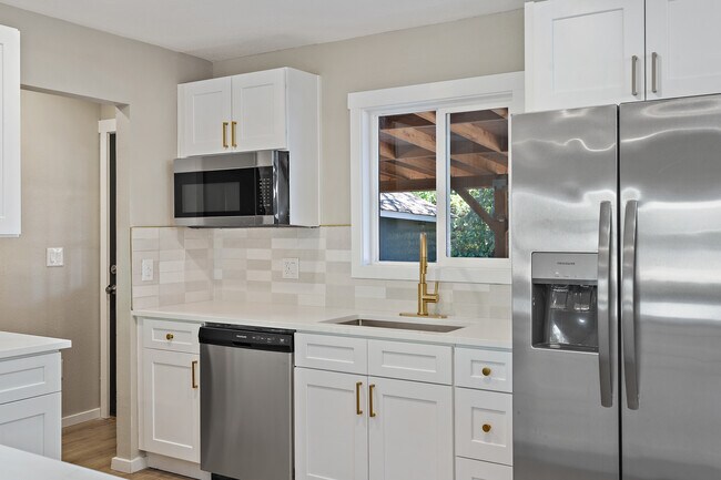Foto del edificio - 8408 Dalton Dr SW