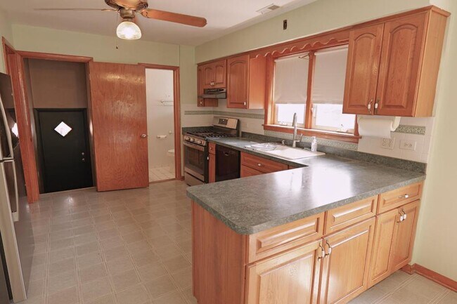 Foto del edificio - 4608 W 100th Pl