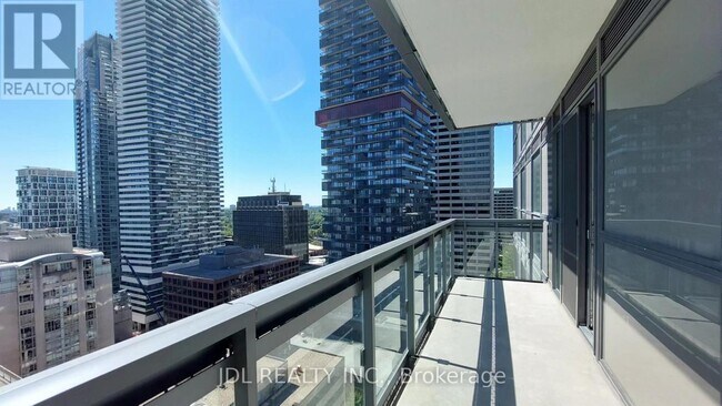 Photo du bâtiment - 39 Roehampton Ave