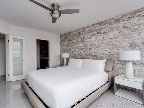 Building Photo - 888 Intracoastal Dr