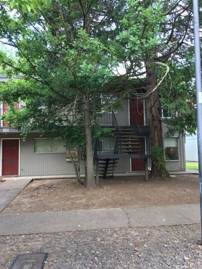 Photo - (CAM 3)  Very Nice Large 1 bed Apt - Close...