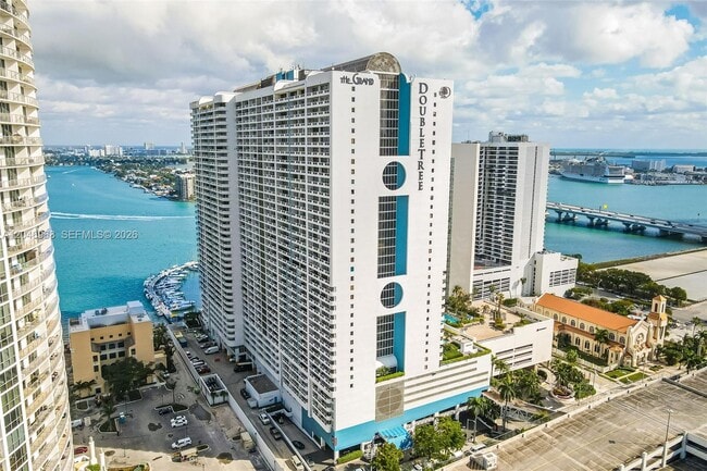 Foto del edificio - 1717 N Bayshore Dr