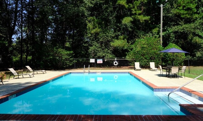 Building Photo - Pineview Apartments