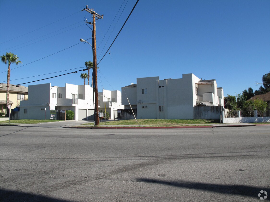 Building Photo - 3702-3708 Merced Ave