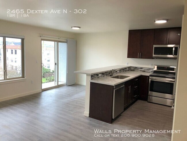 Foto del edificio - 2465 Dexter Ave N