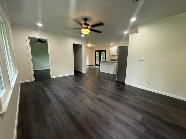 Building Photo - 4 Bedrooms, 2 Bathrooms - Home in Armuchee! **NEWLY REMODELED!!**