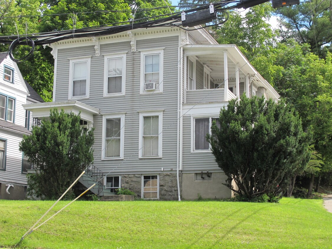 college Ave, collegetown, Ithaca - 103 College Ave