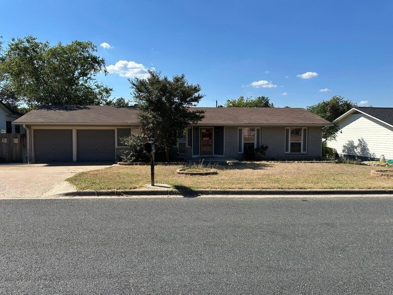 Foto principal - 3510 Roanoke Dr