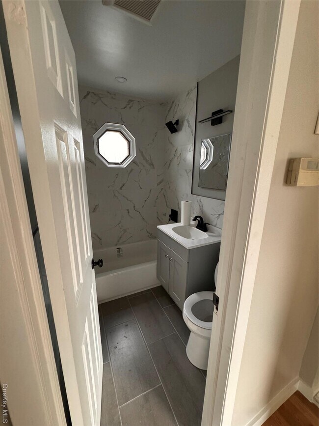 Building Photo - 282 16th St