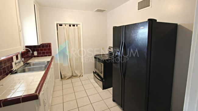 Building Photo - Beautiful 2 bedroom 1 bath apartment home ...