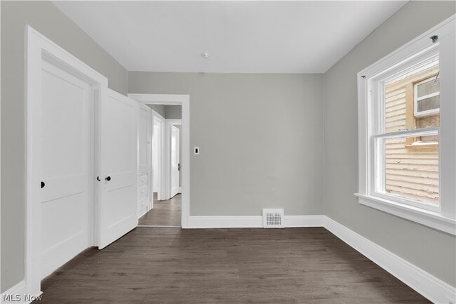 Foto del edificio - 3219 W 116th St
