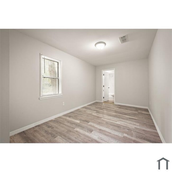 Foto del edificio - 5195 Cypress Crest Ln