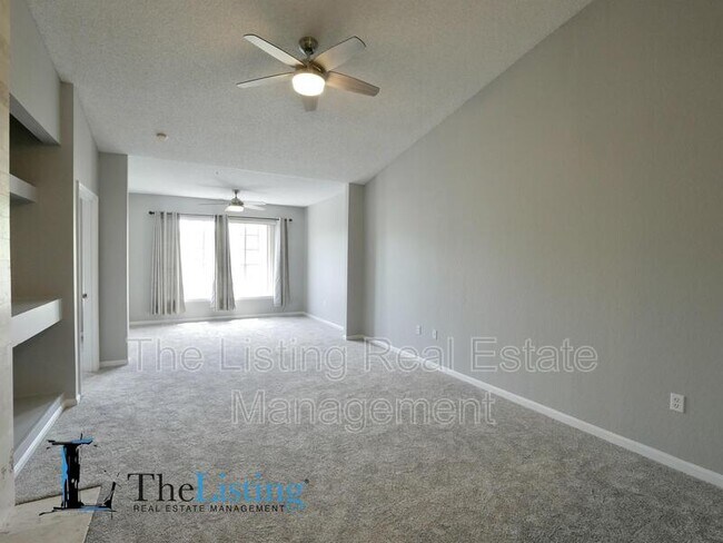 Building Photo - 13001 Mulberry Park Dr