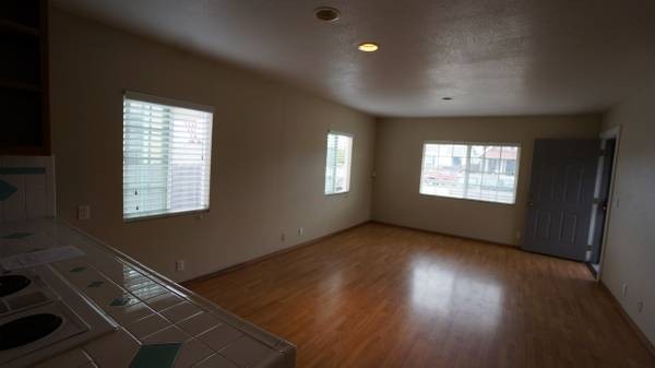 Foto del edificio - 3625 Cherokee Ave