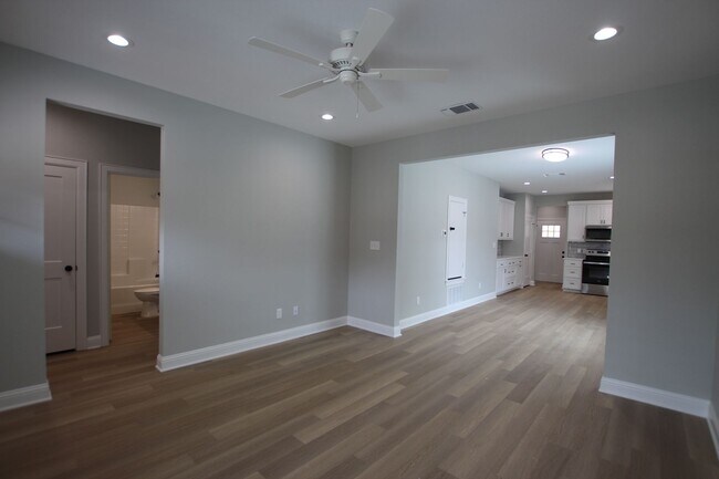 Foto del edificio - Coming Soon! 3 Bed 2 Bath Town Home in Tyler, Tx!