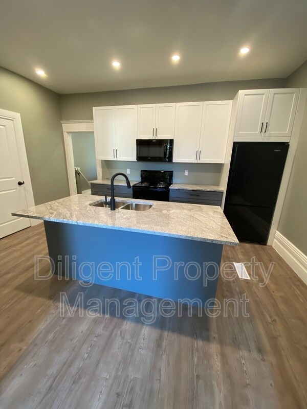 Primary Photo - 203 Rubidge St