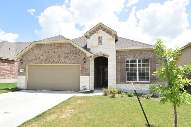 Building Photo - 818 Olive Ln