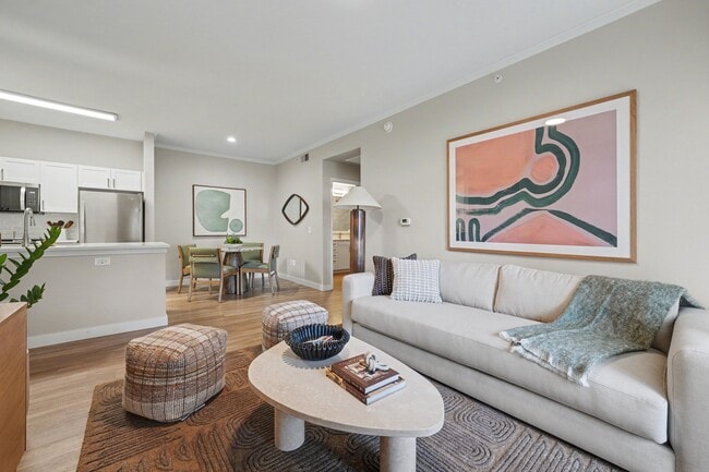 Building Photo - Whisper Creek