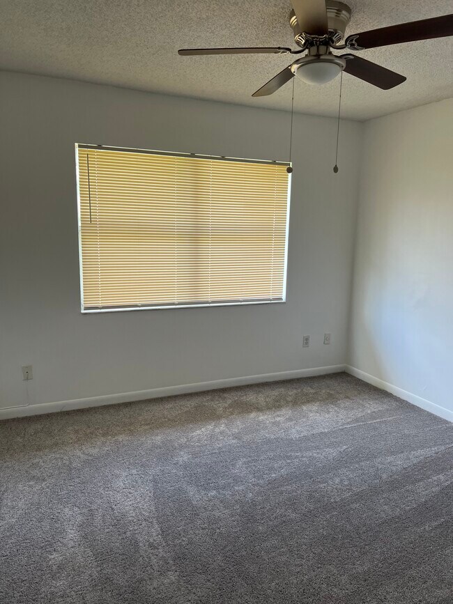 Building Photo - 1817 Fairview Shores Dr