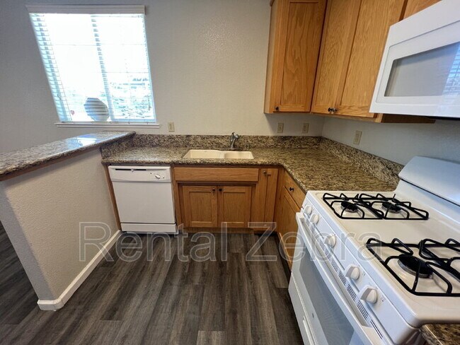 Foto del edificio - 722 W 18th St