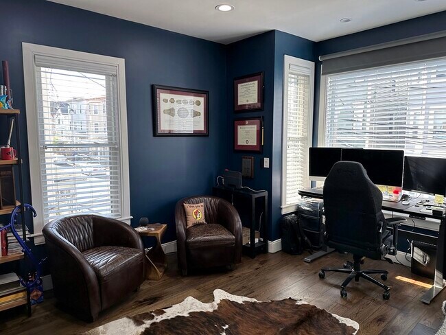 Building Photo - 26 Newport St