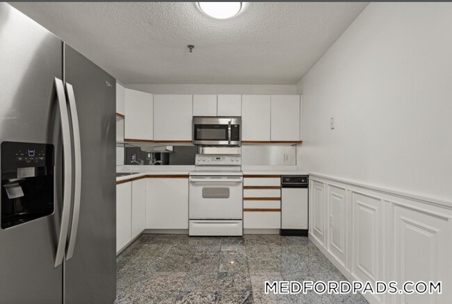 Foto del edificio - 3920 Mystic Valley Pkwy