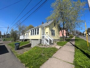 Building Photo - 617 N 9th Ave E