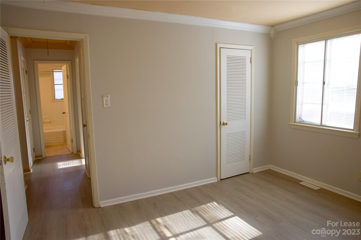 1913 Manteo Ct, Charlotte, NC 28208 Condo for Rent in Charlotte, NC