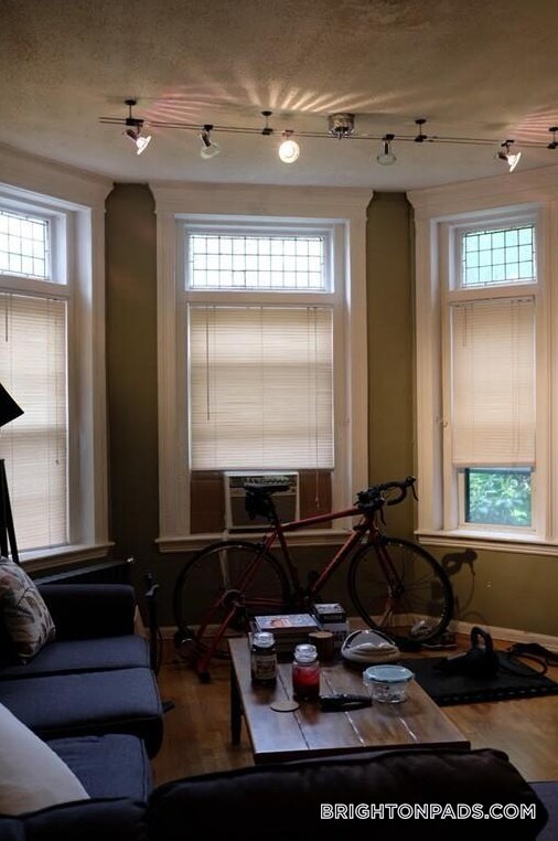 Foto del edificio - 1874 Commonwealth Ave