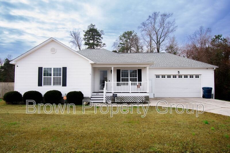 Foto principal - 216 Deer Haven Dr