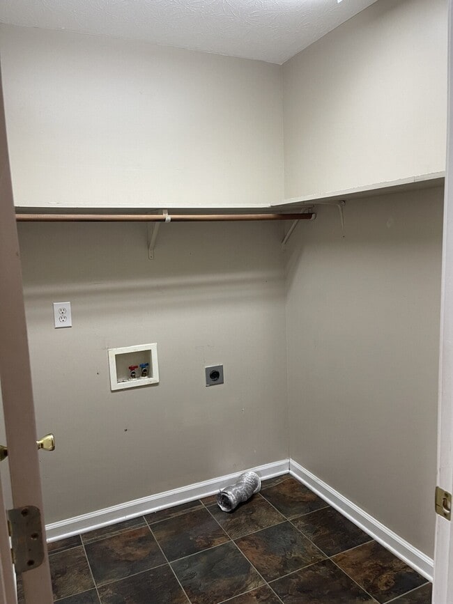 303 Walton Ave, Lafayette, TN 37083 House Rental in Lafayette, TN