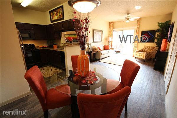 Foto del edificio - 1530 NW Crossroads