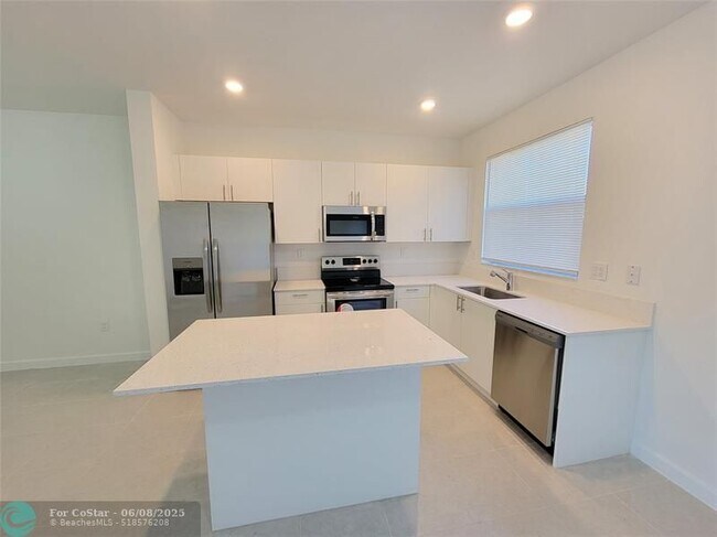 Foto del edificio - 28637 SW 132nd Ct