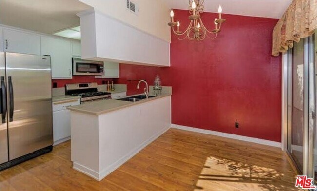 Building Photo - 1245 Ramona Dr