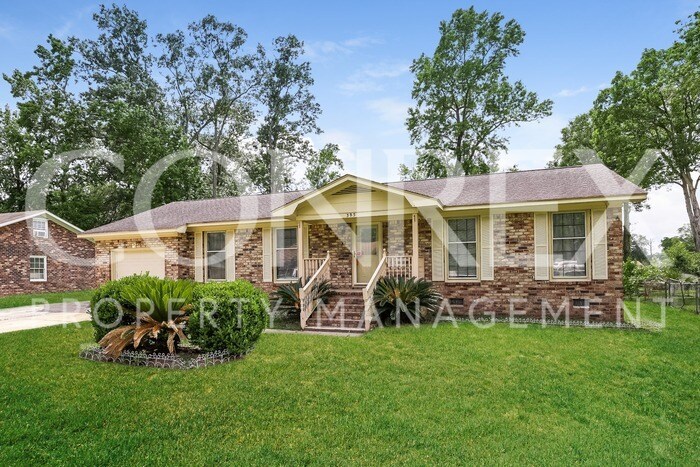 Primary Photo - Classic 3 Bedroom Ranch