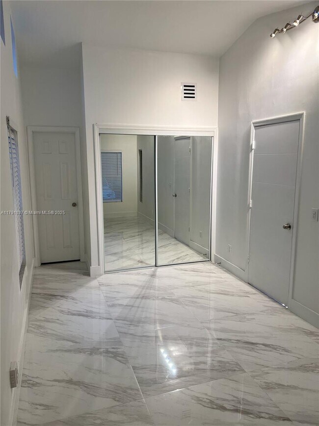 Foto del edificio - 4337 SW 49th St