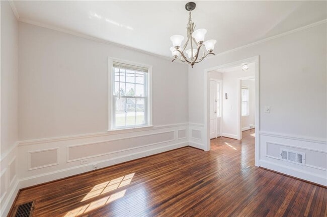 Building Photo - 553 Elmgrove Rd