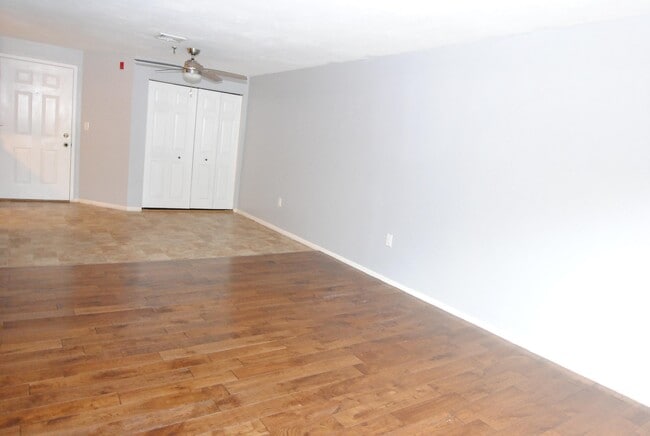 Building Photo - 226 Abbott Farm Ln