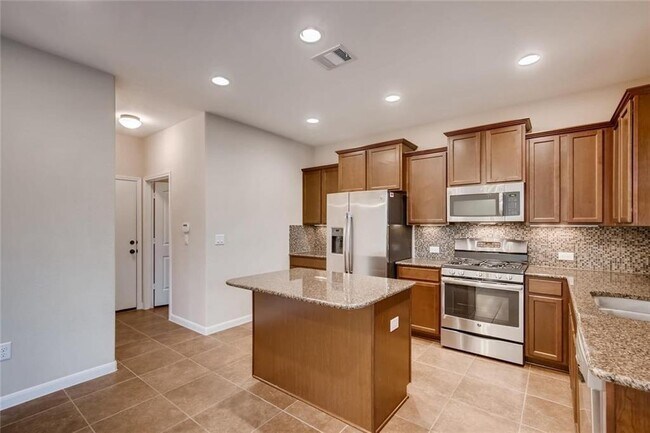 Foto del edificio - 2305 Cactus Valley Dr