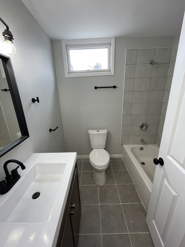Building Photo - 254 Corbin