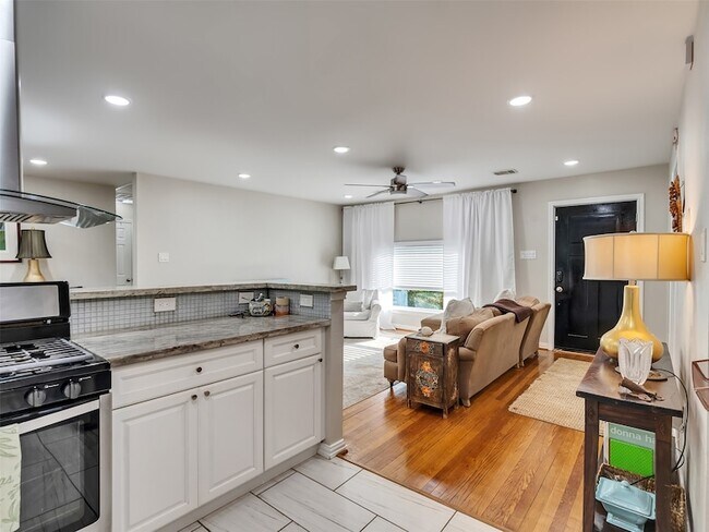 Foto del edificio - 10309 Chesterfield Dr