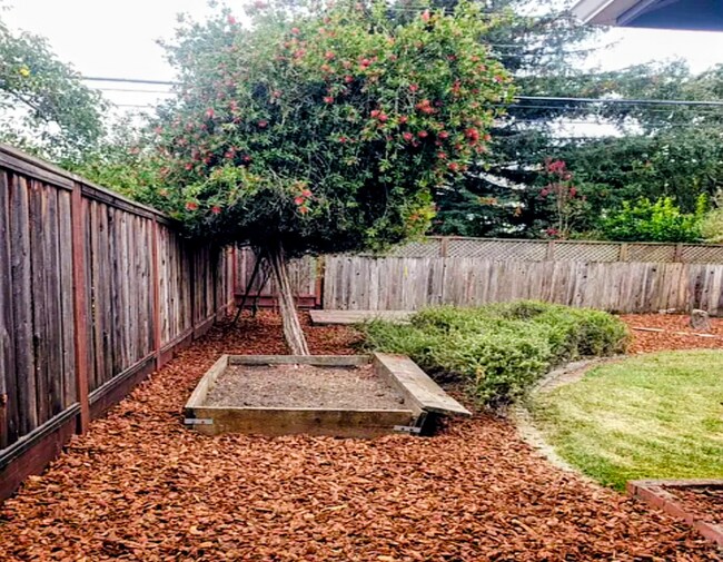 Building Photo - 2732 Village Side Dr