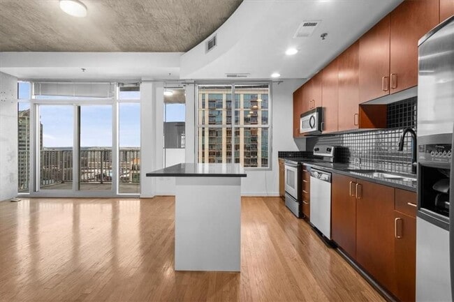 Building Photo - 250 Pharr Rd NE